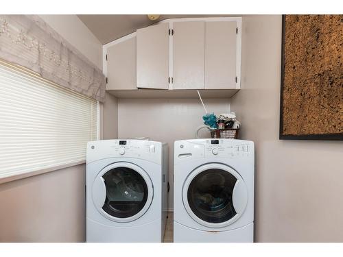 8736 154 Street, Surrey, BC - Indoor Photo Showing Laundry Room