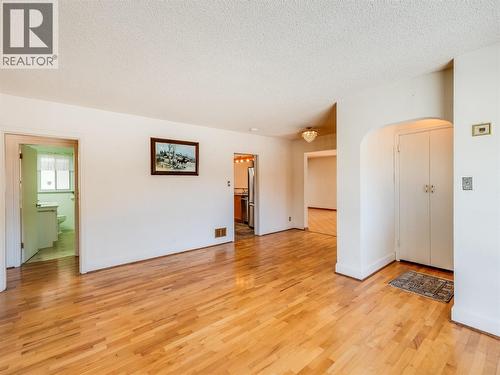 101 10Th Avenue, Castlegar, BC - Indoor