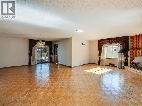 101 10Th Avenue, Castlegar, BC - Indoor Photo Showing Other Room