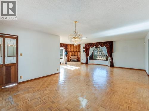 101 10Th Avenue, Castlegar, BC - Indoor