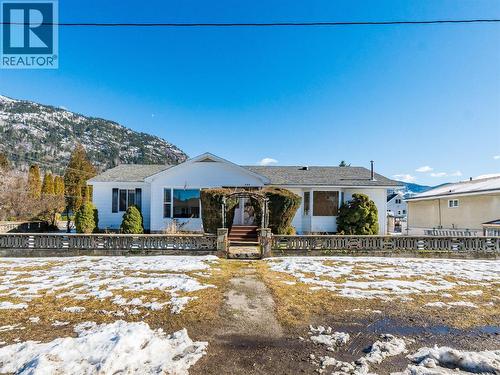 101 10Th Avenue, Castlegar, BC - Outdoor