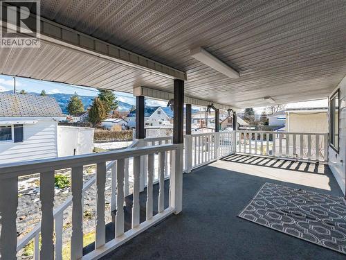 101 10Th Avenue, Castlegar, BC - Outdoor With Deck Patio Veranda With Exterior