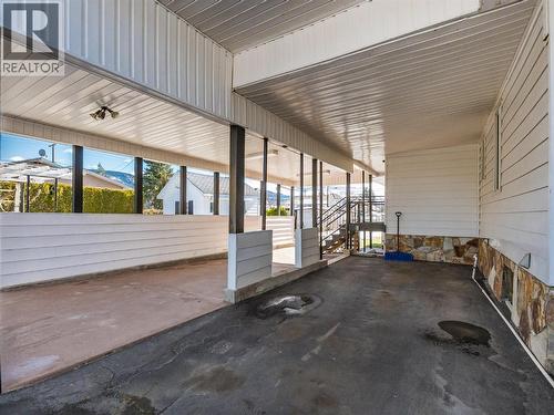 101 10Th Avenue, Castlegar, BC - Outdoor With Exterior