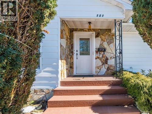 101 10Th Avenue, Castlegar, BC - Outdoor With Exterior