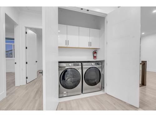 32689 Carter Avenue, Mission, BC - Indoor Photo Showing Laundry Room