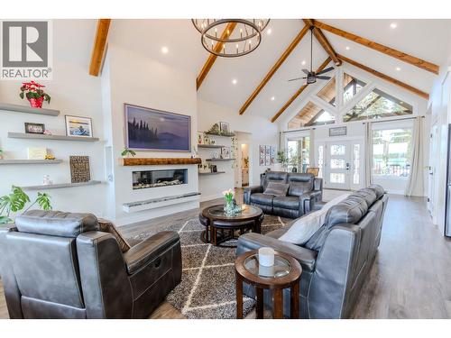 420 Nourse Subdivision #1, Burns Lake, BC - Indoor Photo Showing Living Room