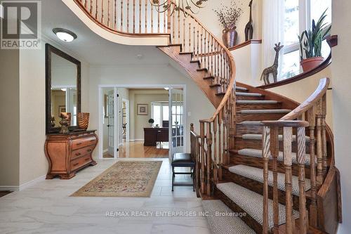 Cathedral Ceilings - 1658 Covington Terrace, Mississauga, ON - Indoor Photo Showing Other Room