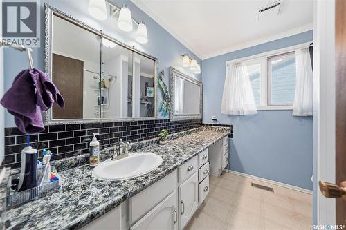 639 Wardlow Road, Saskatoon, SK - Indoor Photo Showing Bathroom