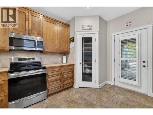 1581 20 Street Ne Unit# 36, Salmon Arm, BC - Indoor Photo Showing Kitchen