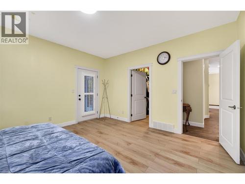 1581 20 Street Ne Unit# 36, Salmon Arm, BC - Indoor Photo Showing Bedroom