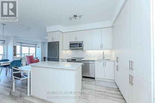 1405 - 75 Oneida Crescent, Richmond Hill, ON - Indoor Photo Showing Kitchen With Upgraded Kitchen