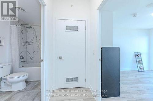 1405 - 75 Oneida Crescent, Richmond Hill, ON - Indoor Photo Showing Bathroom
