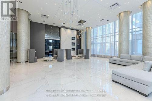 1405 - 75 Oneida Crescent, Richmond Hill, ON - Indoor Photo Showing Other Room