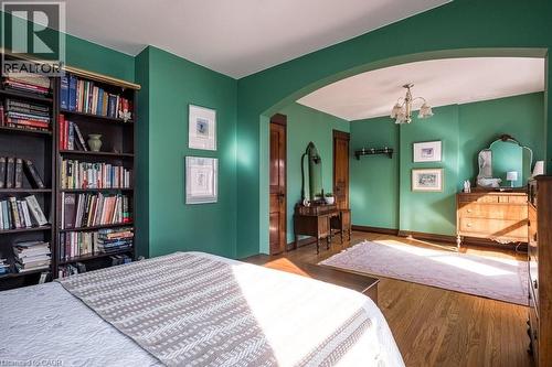167 Park Street N, Hamilton, ON - Indoor Photo Showing Bedroom
