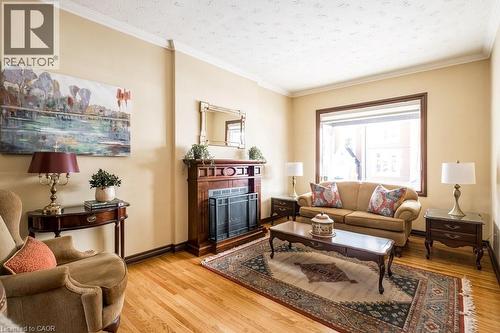 167 Park Street N, Hamilton, ON - Indoor Photo Showing Living Room
