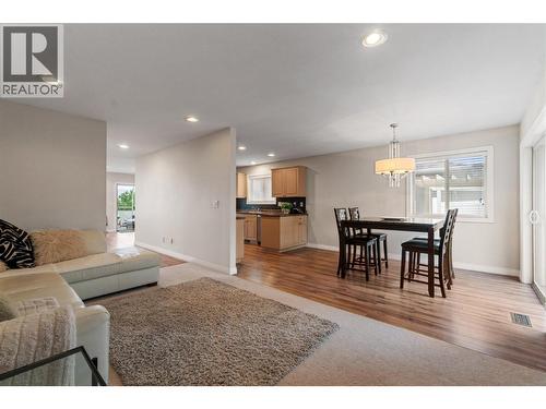 2042 Moonbeam Close, West Kelowna, BC - Indoor Photo Showing Living Room