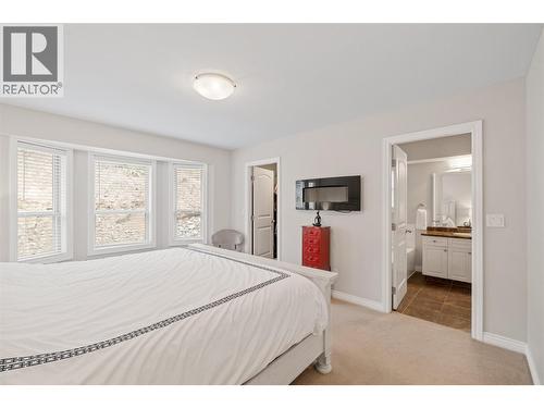 2042 Moonbeam Close, West Kelowna, BC - Indoor Photo Showing Bedroom