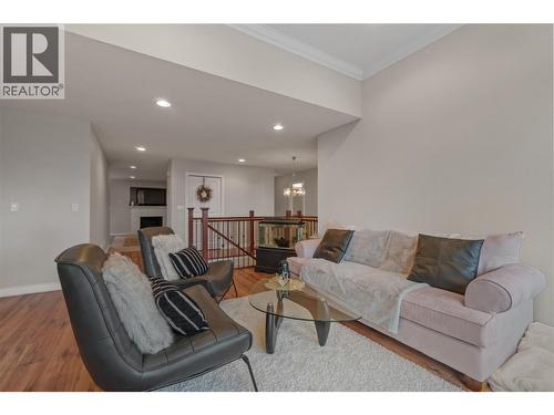 2042 Moonbeam Close, West Kelowna, BC - Indoor Photo Showing Living Room