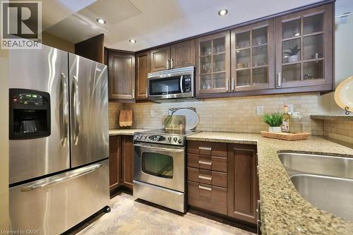 1658 Covington Terrace, Mississauga, ON - Indoor Photo Showing Kitchen With Double Sink With Upgraded Kitchen