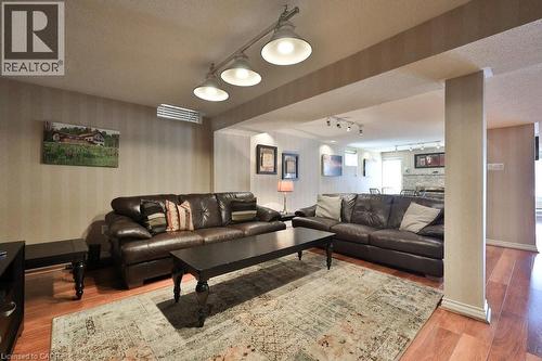 1658 Covington Terrace, Mississauga, ON - Indoor Photo Showing Living Room