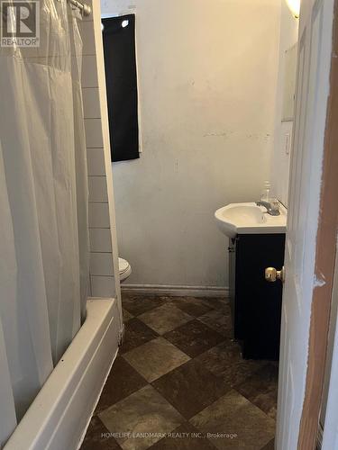 20 Cherry Street, Kitchener, ON - Indoor Photo Showing Bathroom