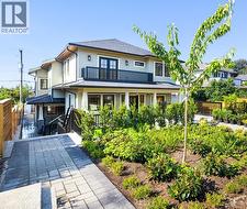 261 W 6TH STREET  North Vancouver, BC V7M 1K7