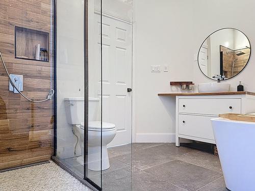 Bathroom - 71 Rue Henri-Dunant, Sainte-Agathe-Des-Monts, QC - Indoor Photo Showing Bathroom
