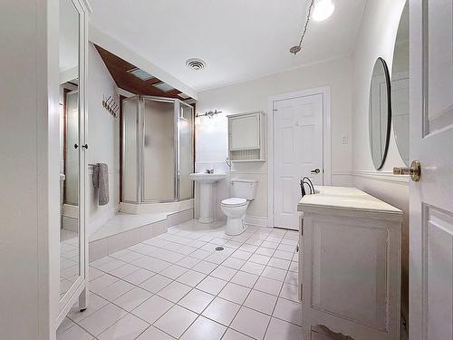 Bathroom - 71 Rue Henri-Dunant, Sainte-Agathe-Des-Monts, QC - Indoor Photo Showing Bathroom