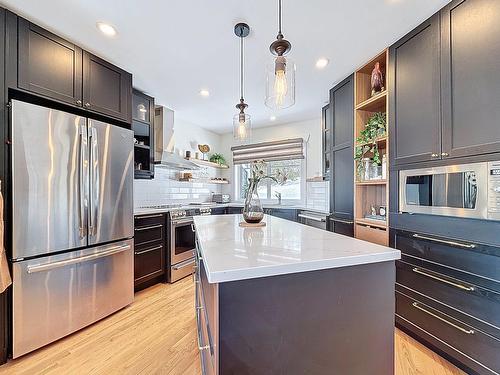 Kitchen - 71 Rue Henri-Dunant, Sainte-Agathe-Des-Monts, QC - Indoor Photo Showing Kitchen With Upgraded Kitchen