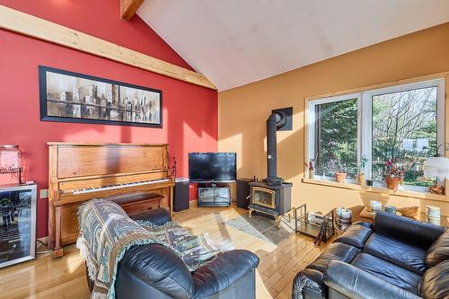 Salon - 670 Ch. Des Îles, Entrelacs, QC - Indoor Photo Showing Living Room