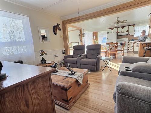 Salon - 1854 Ch. De L'Église, Rémigny, QC 