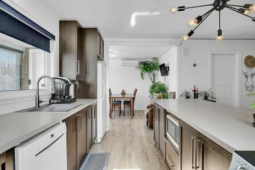 Cuisine - 1826 Boul. St-Antoine, Saint-Jérôme, QC - Indoor Photo Showing Kitchen