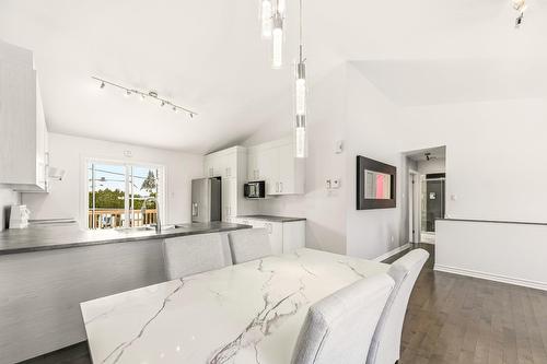 Vue d'ensemble - 924 Rue Brissette, Sainte-Julie, QC - Indoor Photo Showing Kitchen
