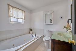 Salle de bains attenante à la CCP - 