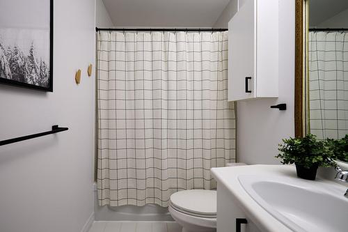 Bathroom - F-735 Ch. Des Trois-Villages, Piedmont, QC - Indoor Photo Showing Bathroom