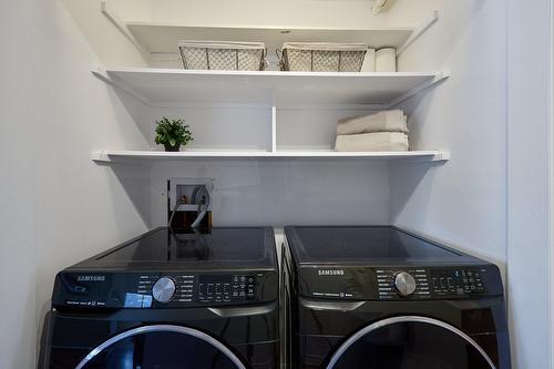 Laundry room - F-735 Ch. Des Trois-Villages, Piedmont, QC - Indoor Photo Showing Laundry Room