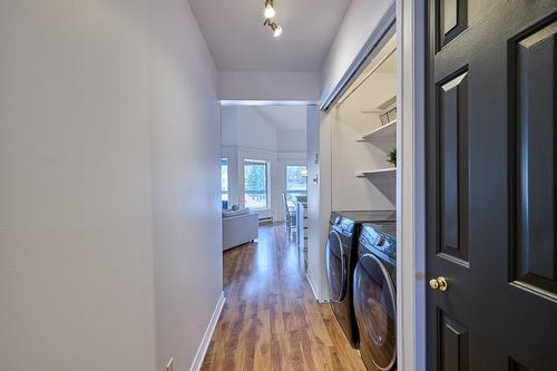 Laundry room - F-735 Ch. Des Trois-Villages, Piedmont, QC - Indoor Photo Showing Laundry Room