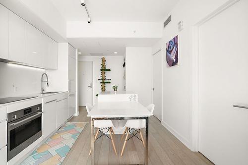 Coin-repas - 3609-1288 Av. Des Canadiens-De-Montréal, Montréal (Ville-Marie), QC - Indoor Photo Showing Kitchen