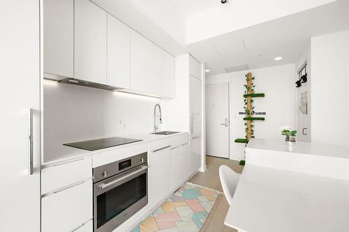 Cuisine - 3609-1288 Av. Des Canadiens-De-Montréal, Montréal (Ville-Marie), QC - Indoor Photo Showing Kitchen With Upgraded Kitchen