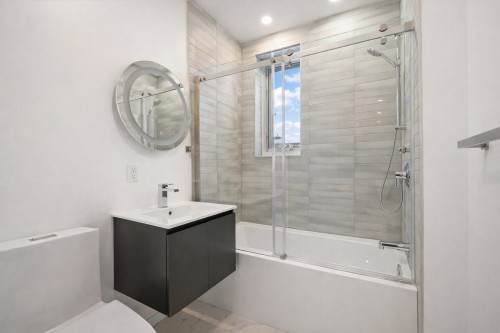 Salle de bains - 10-6150 Ch. Deacon, Montréal (Côte-Des-Neiges/Notre-Dame-De-Grâce), QC - Indoor Photo Showing Bathroom