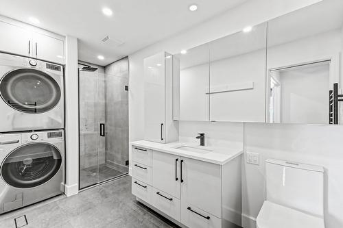 Salle de bains - 1065 Rue Breux, Chambly, QC - Indoor Photo Showing Laundry Room