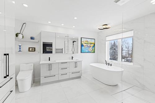 Salle de bains - 1065 Rue Breux, Chambly, QC - Indoor Photo Showing Bathroom