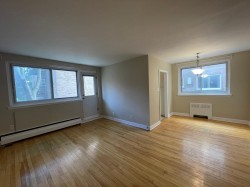 204-4921 Av. Clanranald  Montréal (Côte-Des-Neiges/Notre-Dame-De-Grâce), QC H3X 2S1