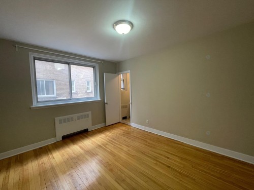 Chambre à coucher - 204-4921 Av. Clanranald, Montréal (Côte-Des-Neiges/Notre-Dame-De-Grâce), QC - Indoor Photo Showing Other Room