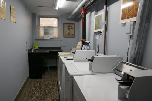 Salle de lavage - 204-4921 Av. Clanranald, Montréal (Côte-Des-Neiges/Notre-Dame-De-Grâce), QC - Indoor Photo Showing Laundry Room