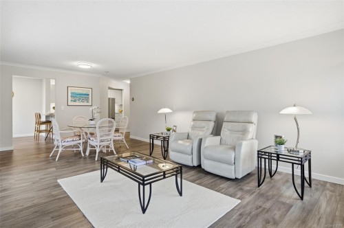 301-1121 Oscar St, Victoria, BC - Indoor Photo Showing Other Room