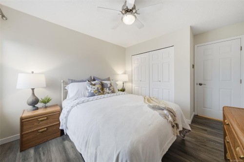 301-1121 Oscar St, Victoria, BC - Indoor Photo Showing Bedroom
