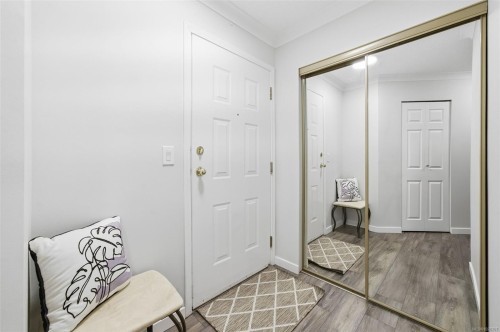 301-1121 Oscar St, Victoria, BC - Indoor Photo Showing Other Room