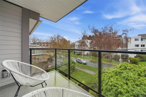301-1121 Oscar St, Victoria, BC - Outdoor With Exterior