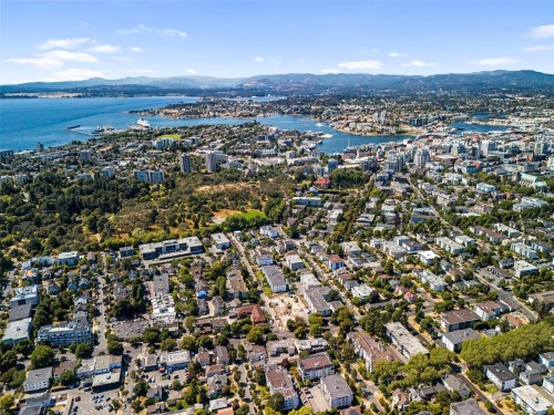 301-1121 Oscar St, Victoria, BC - Outdoor With Body Of Water With View